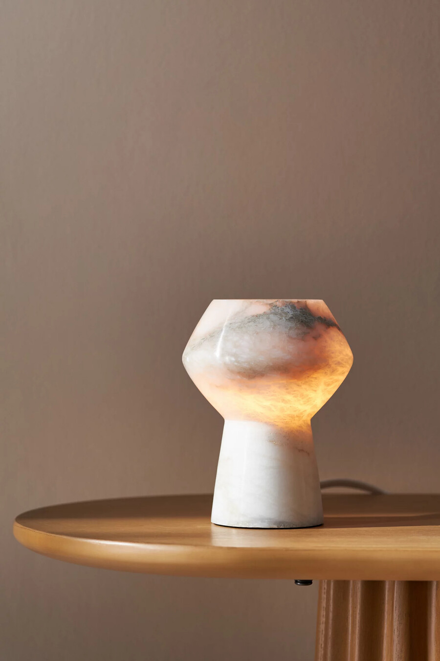 nathalie alabaster skulpturale schreibtischlampe