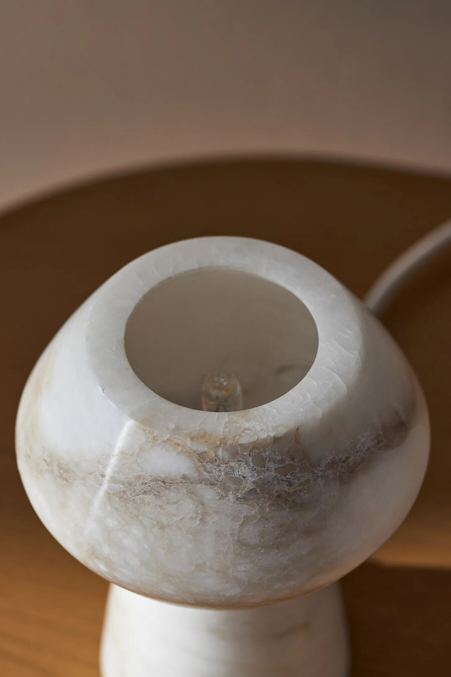 nathalie alabaster skulpturale schreibtischlampe