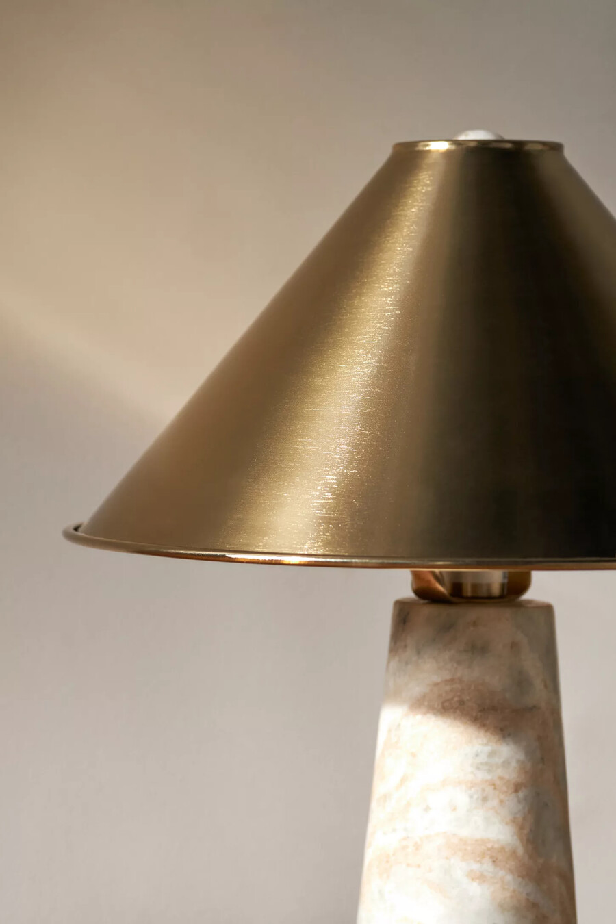 tischleuchte aus himmelmarmor