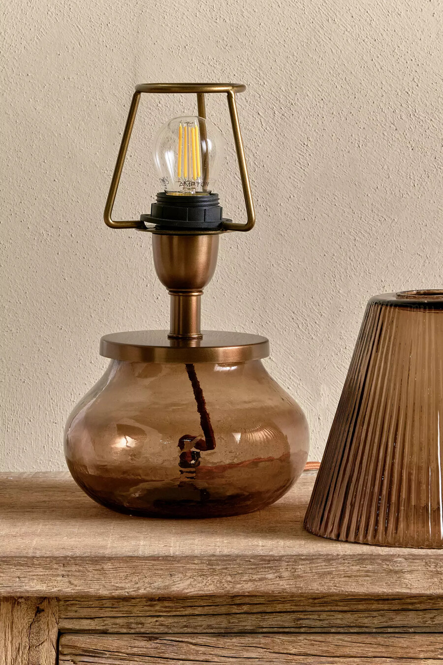 nkuku dimalai tischleuchte aus recyclingglas