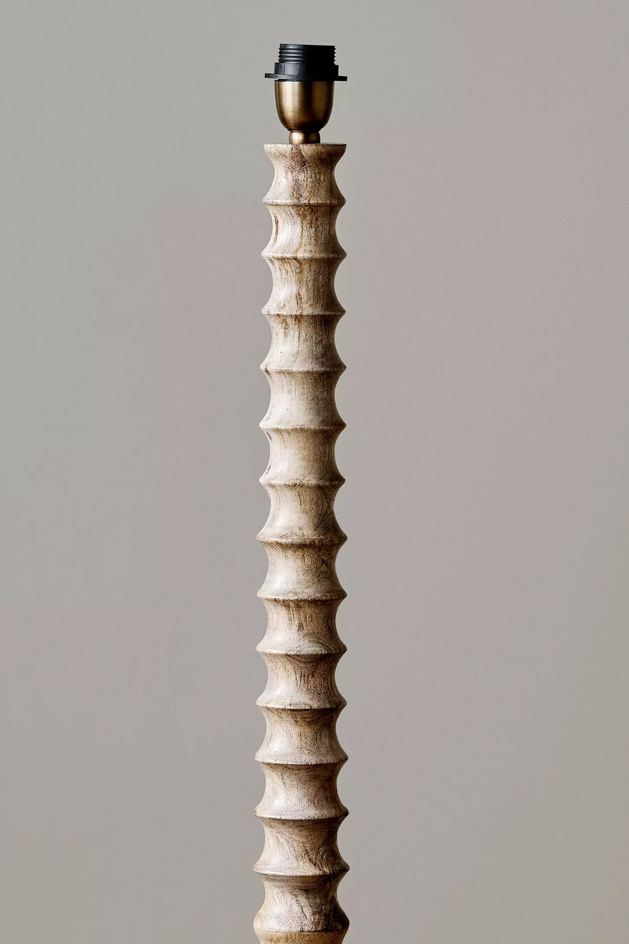 nkuku avisa stehlampe aus mangoholz