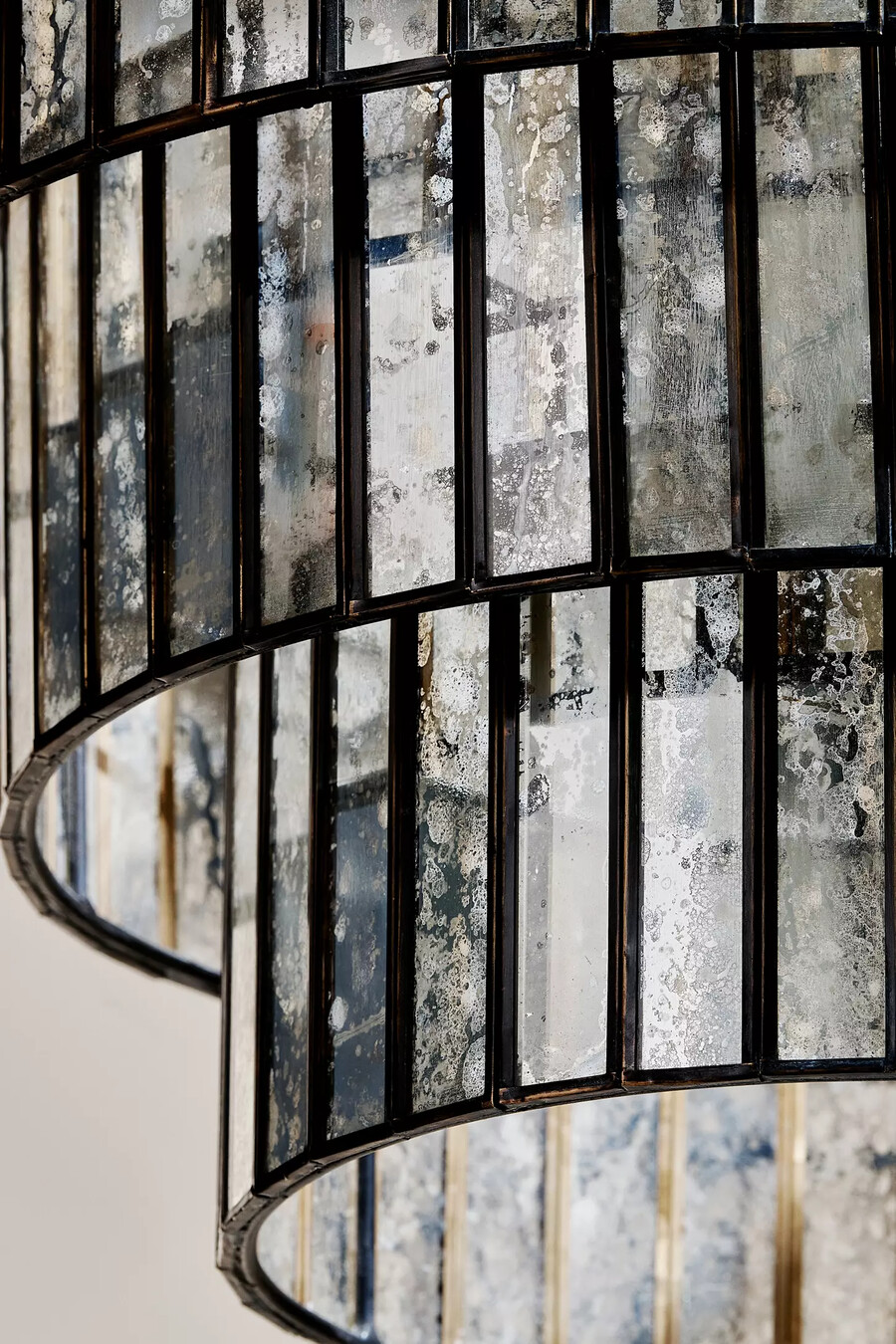 nkuku shanaya kronleuchter aus gesprenkeltem glas