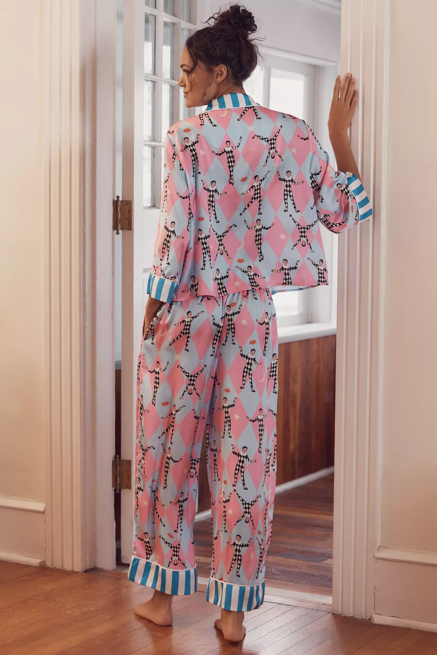 karen mabon pyjama-set mit schwingenden Ärmeln und harlekinmuster