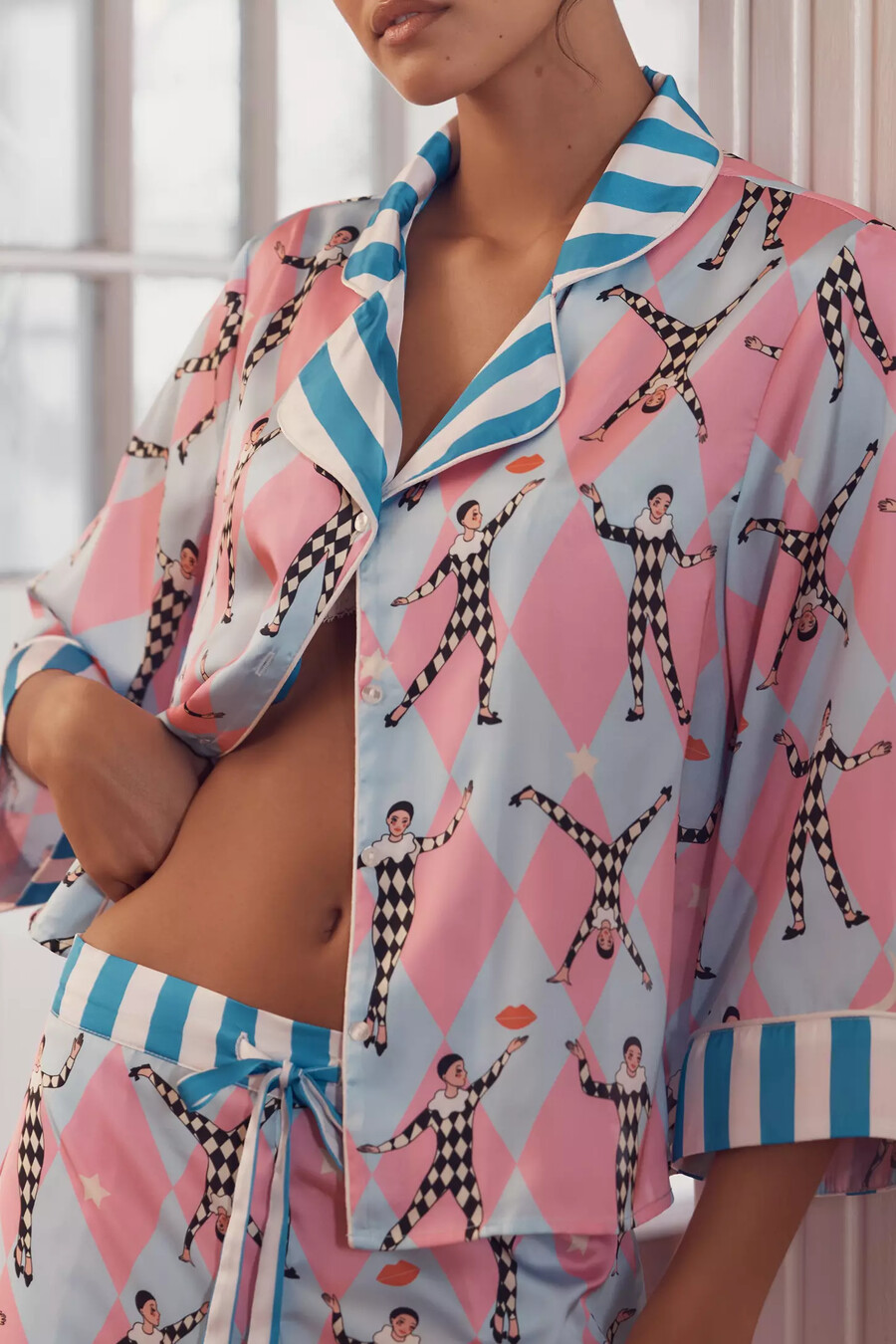karen mabon pyjama-set mit schwingenden Ärmeln und harlekinmuster