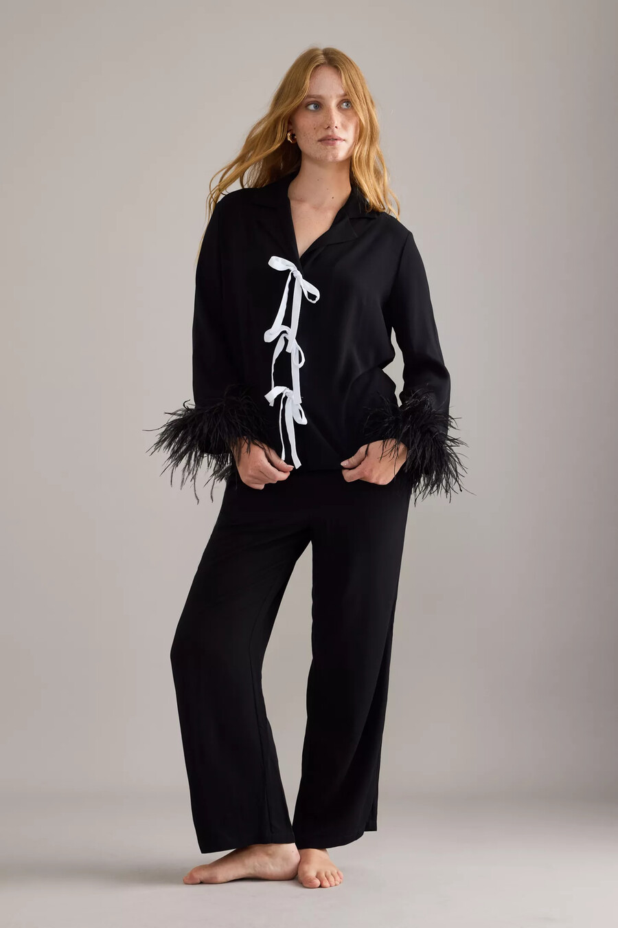 langes pyjama-set mit schleife