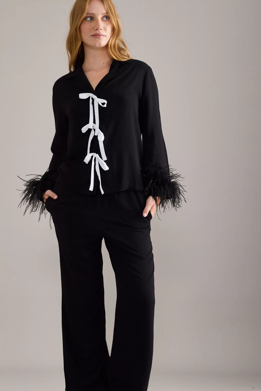 langes pyjama-set mit schleife