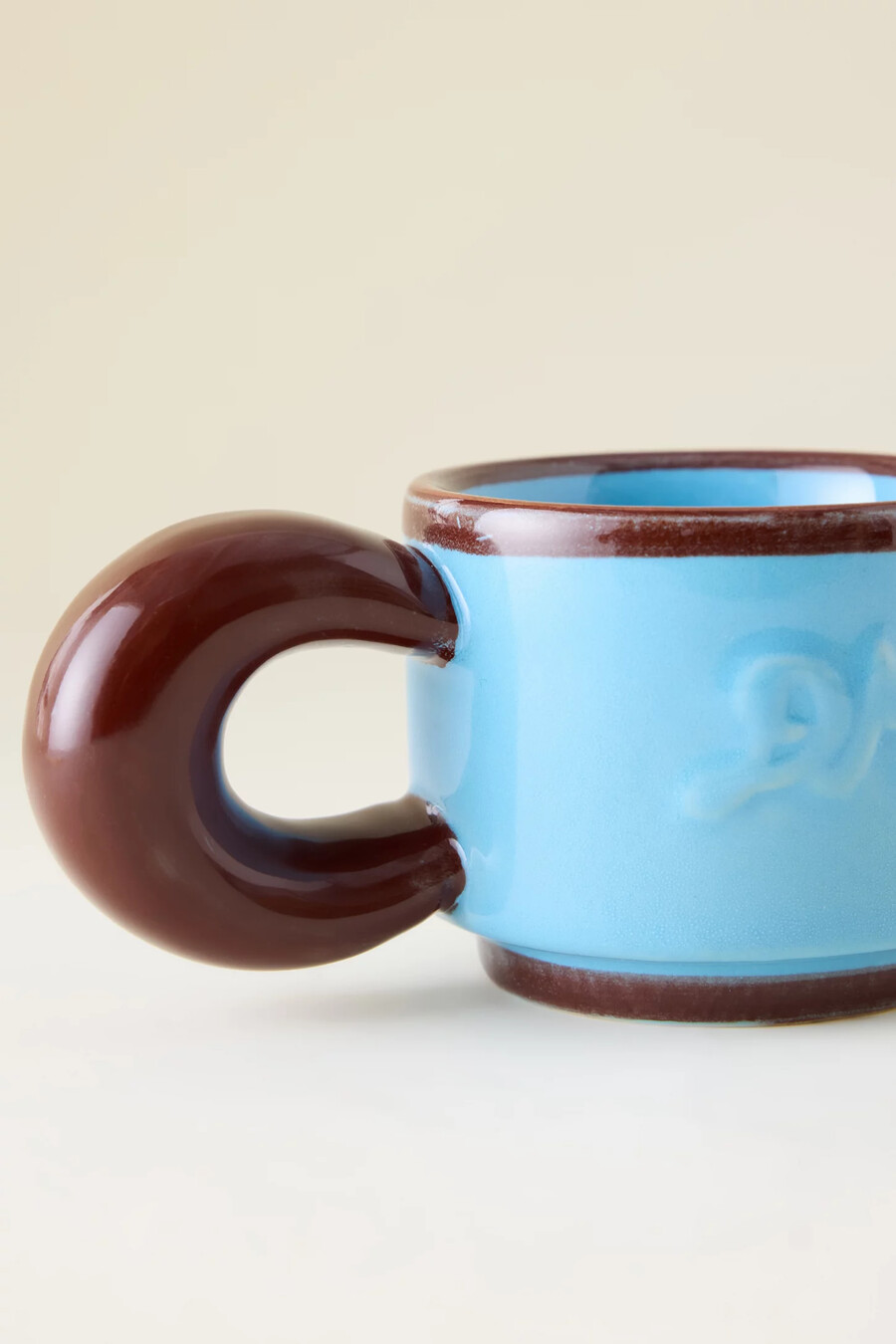 handbemalte voluminöse kaffeetasse in damson madder