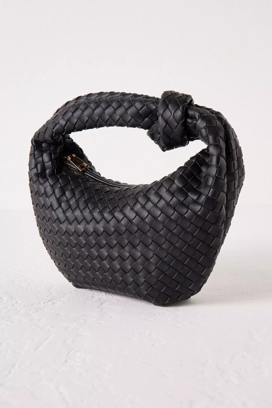 melie bianco larissa schultertasche aus gewebtem kunstleder
