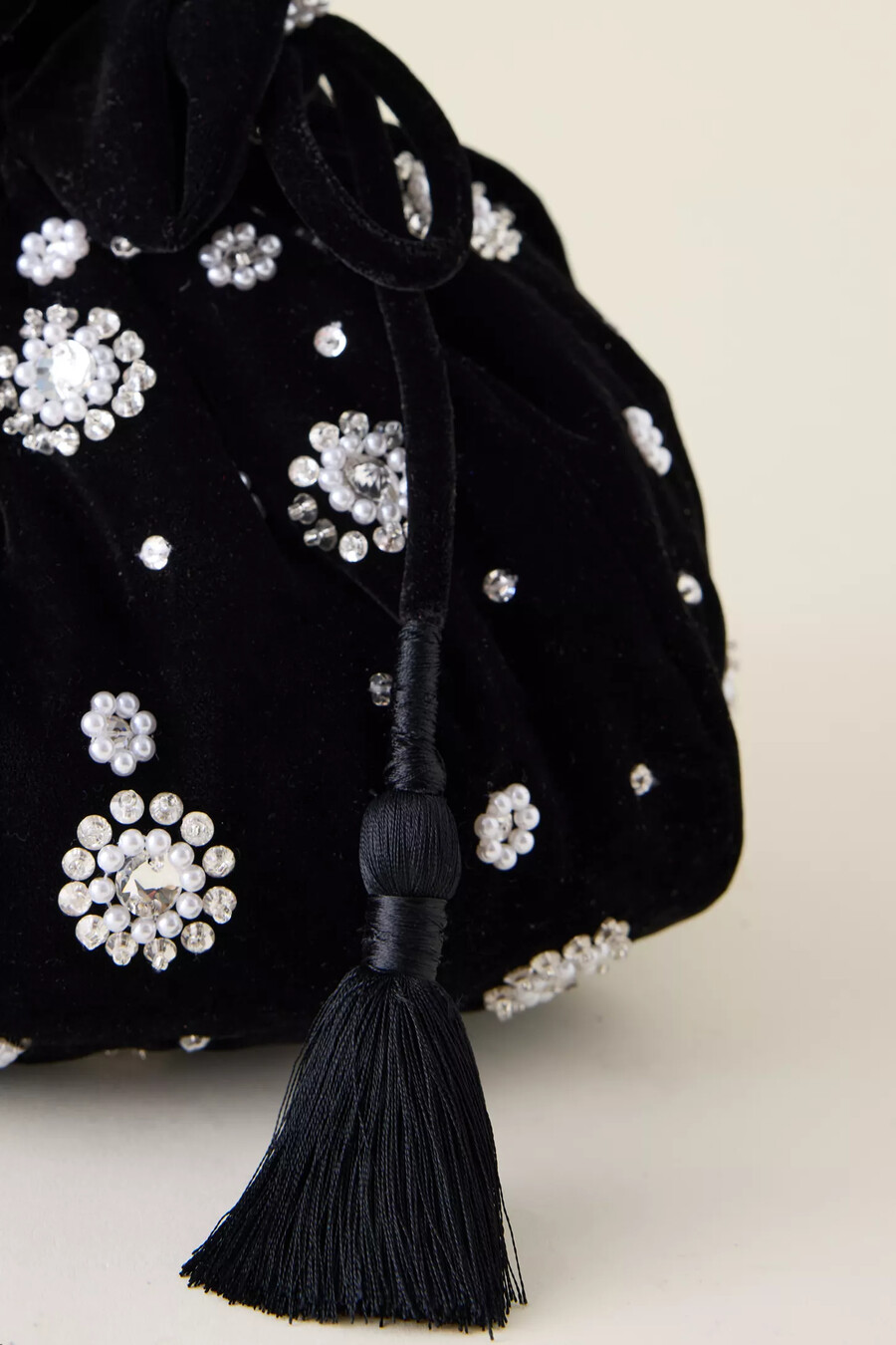 queens of archive honey pouch bag