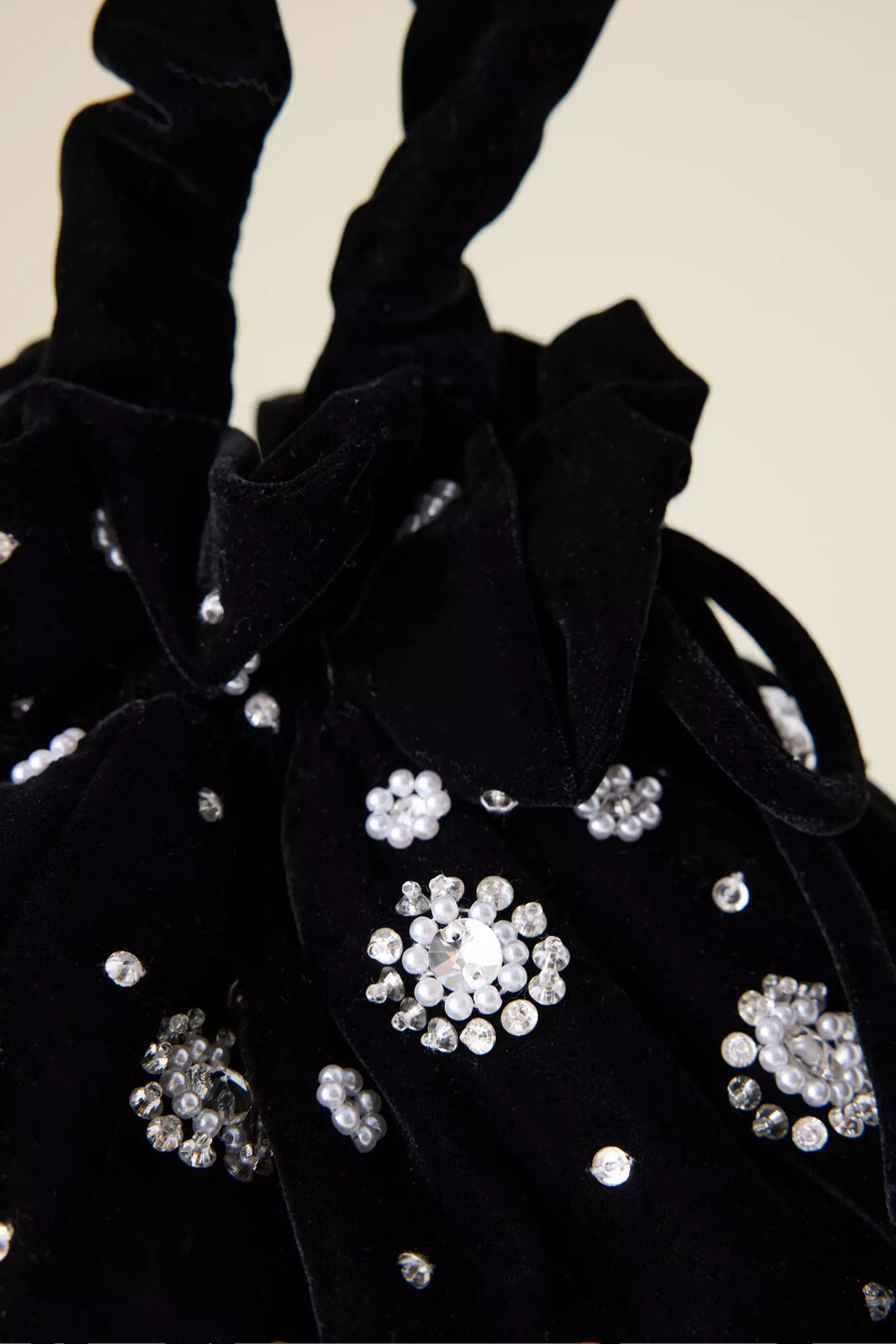 queens of archive honey pouch bag