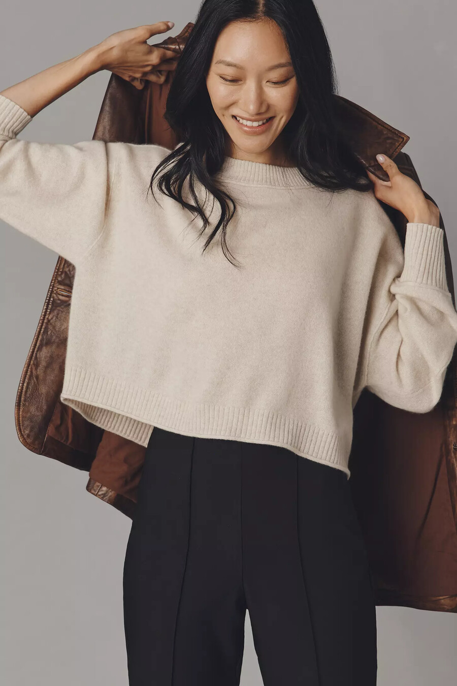 der goldie kaschmir-langarmpullover mit rundhalsausschnitt