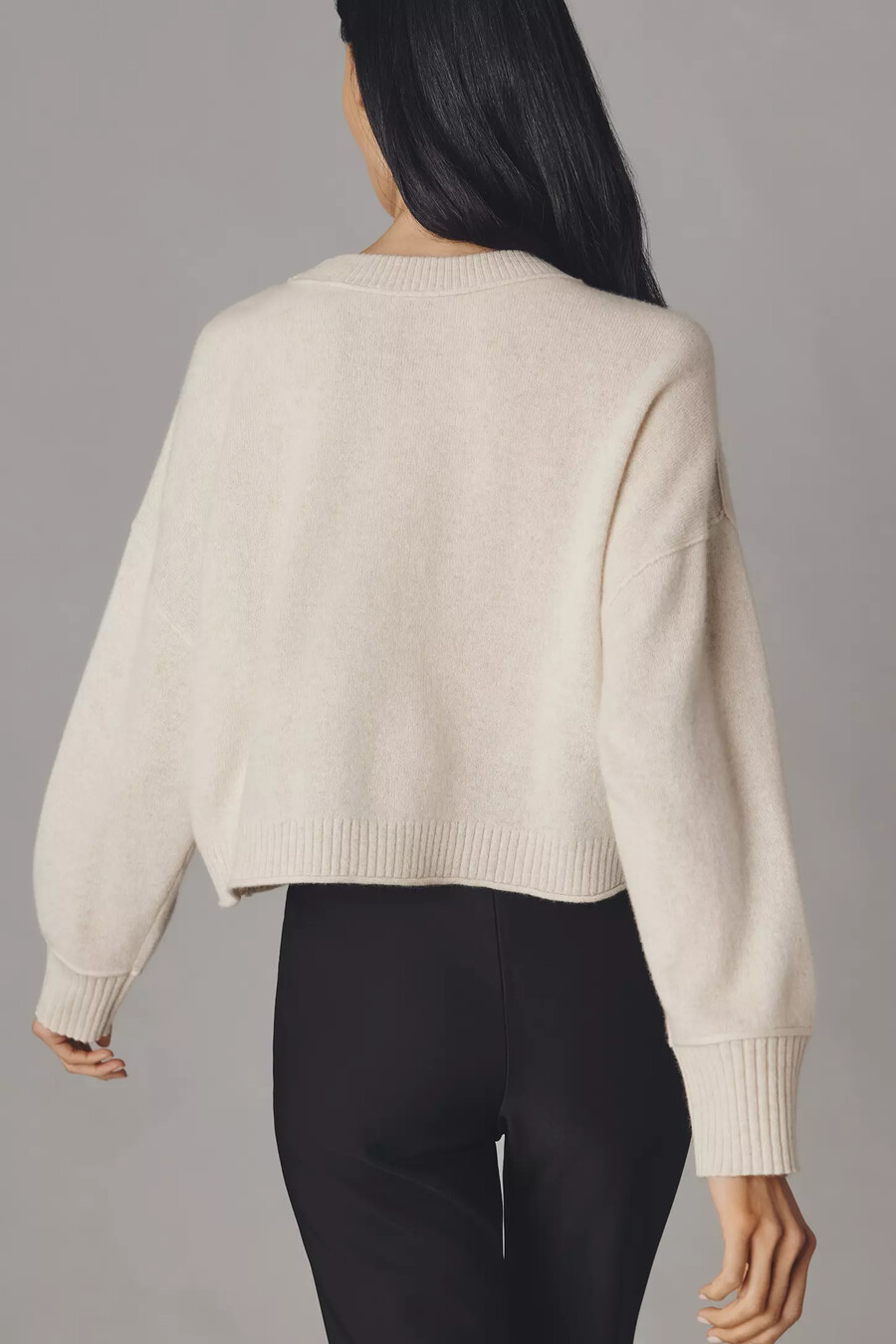 der goldie kaschmir-langarmpullover mit rundhalsausschnitt