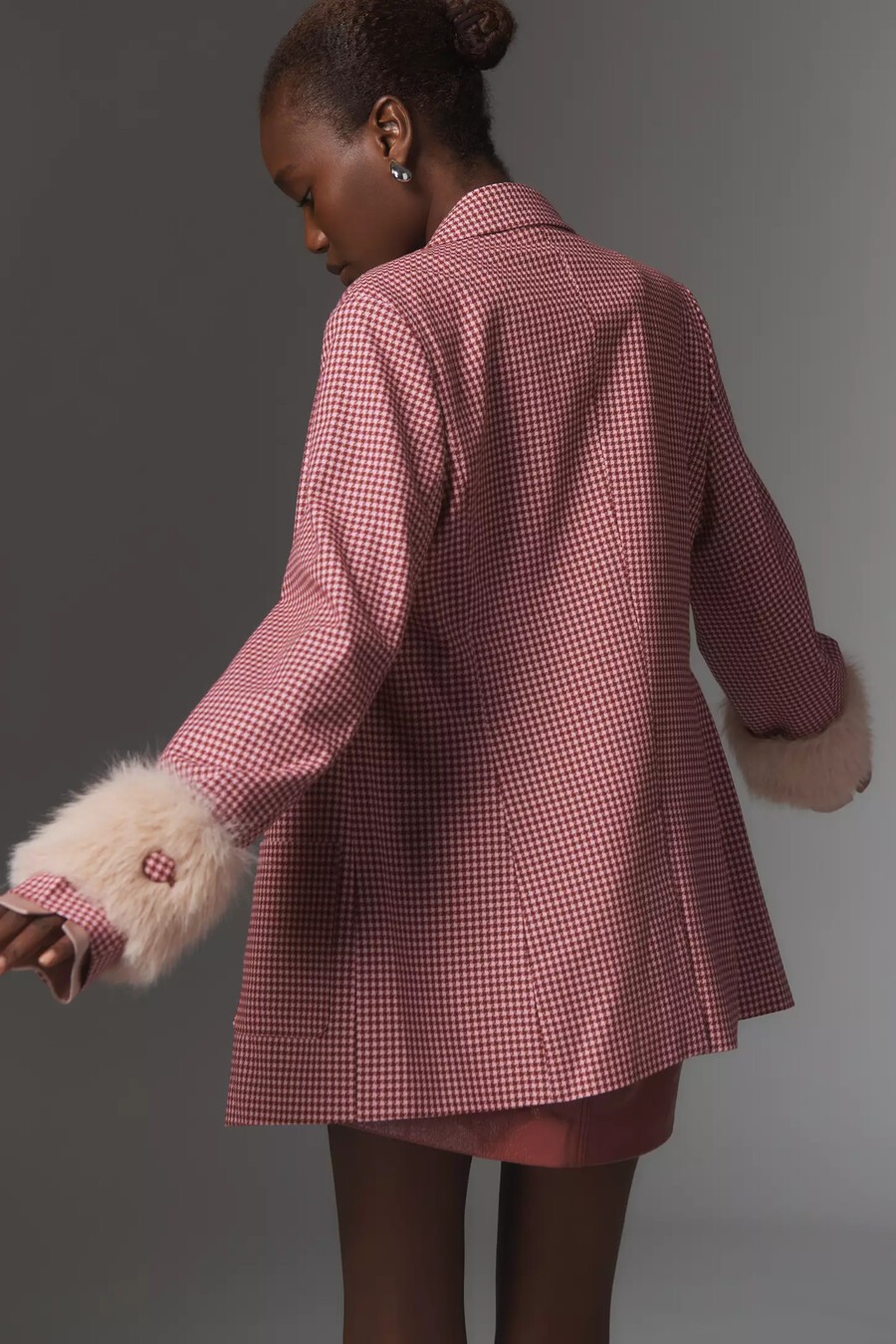maeve blazer mit hahnentrittmuster und kunstpelzmanschetten