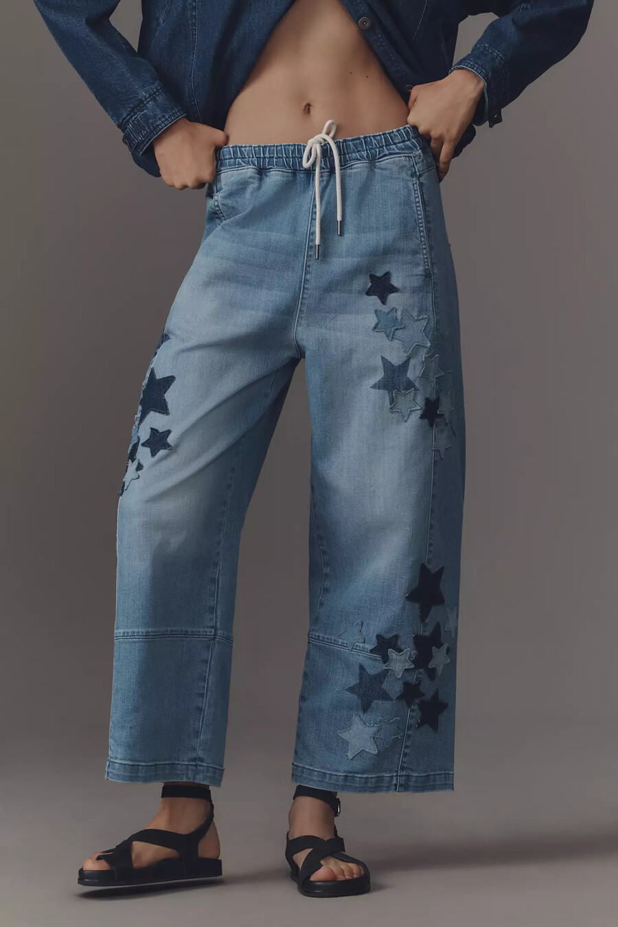 die izzie relaxed pull-on barrel jeans von pilcro