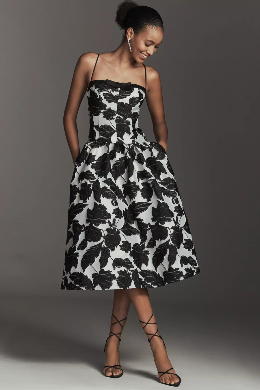 maeve midikleid mit tiefer taille und jacquardmuster