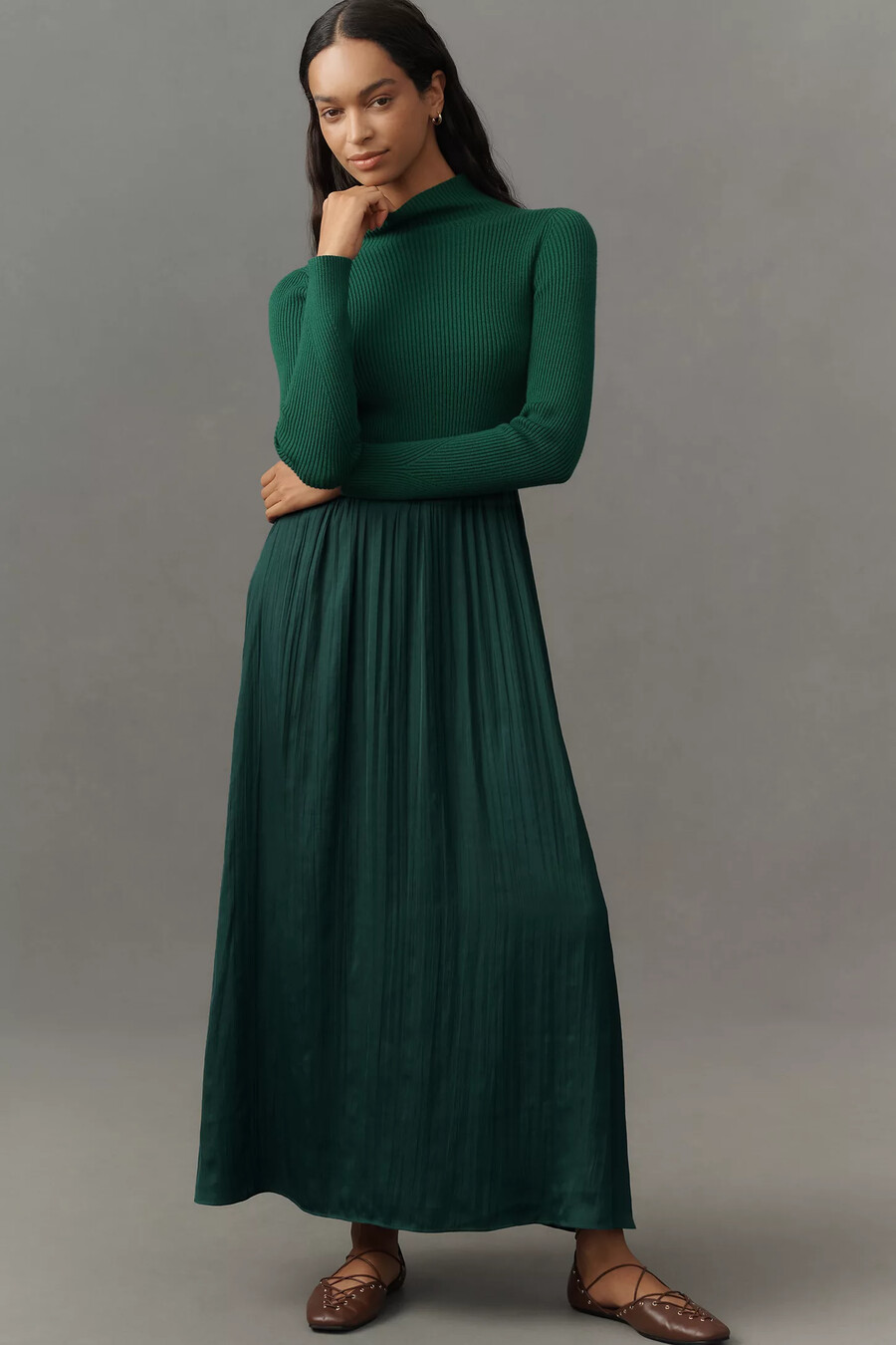 das thea maxi-jumperkleid mit hohem kragen und stehkragen