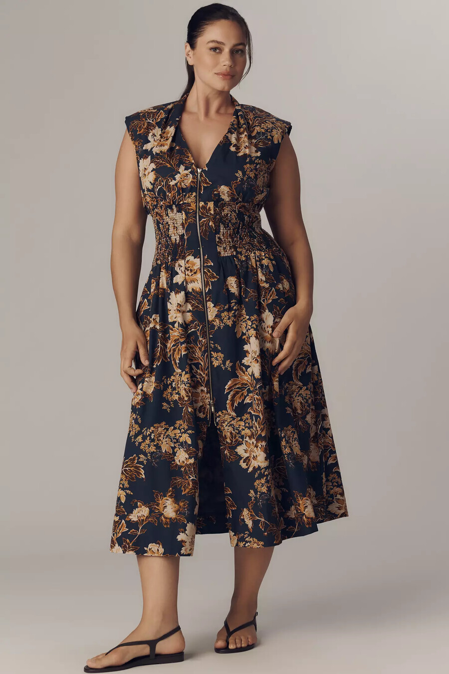 das tommie midi-hemdkleid mit kurzen Ärmeln smokdetails und frontreißverschluss