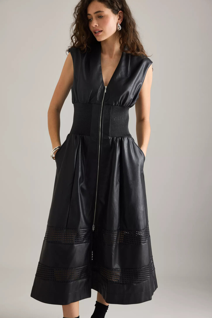 das tommie midi-hemdkleid aus kunstleder mit frontreißverschluss