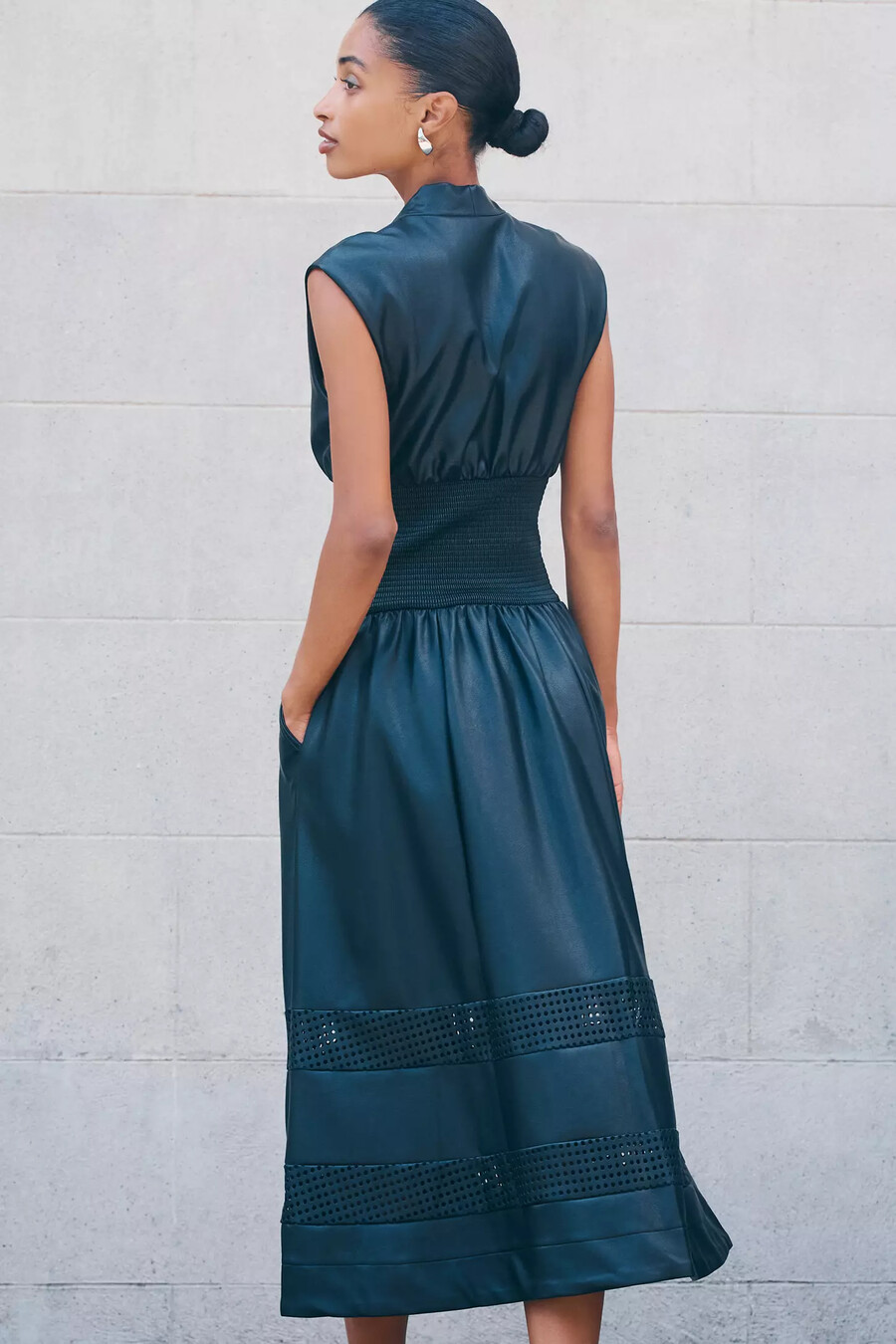 das tommie midi-hemdkleid aus kunstleder mit frontreißverschluss