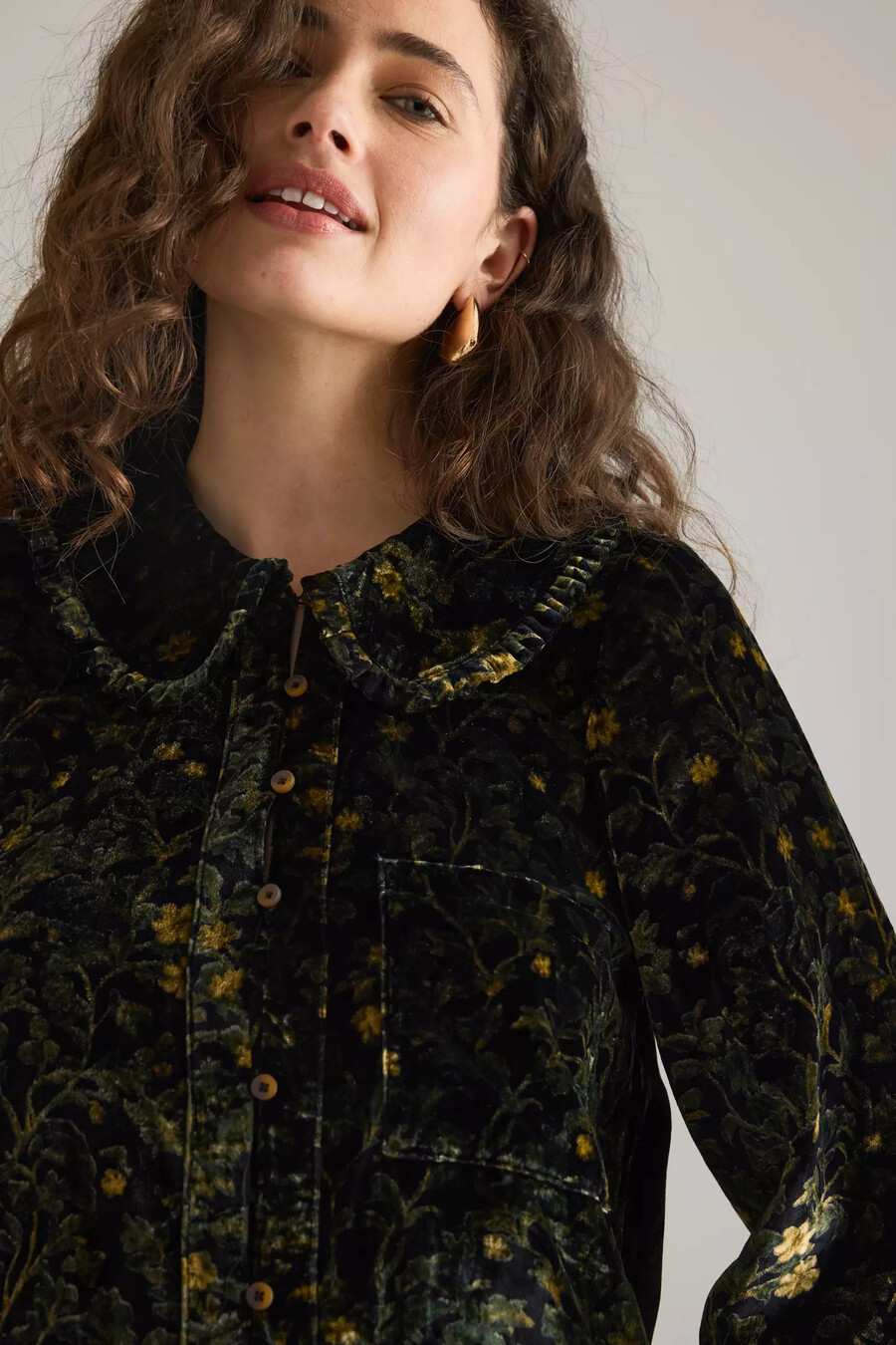 das langärmelige samt-minikleid keira von pilcro