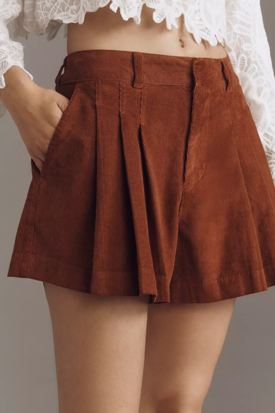 pilcro cord-shorts mit faltenrock