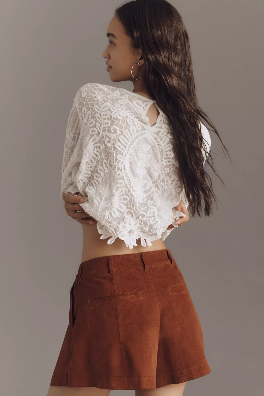 pilcro cord-shorts mit faltenrock