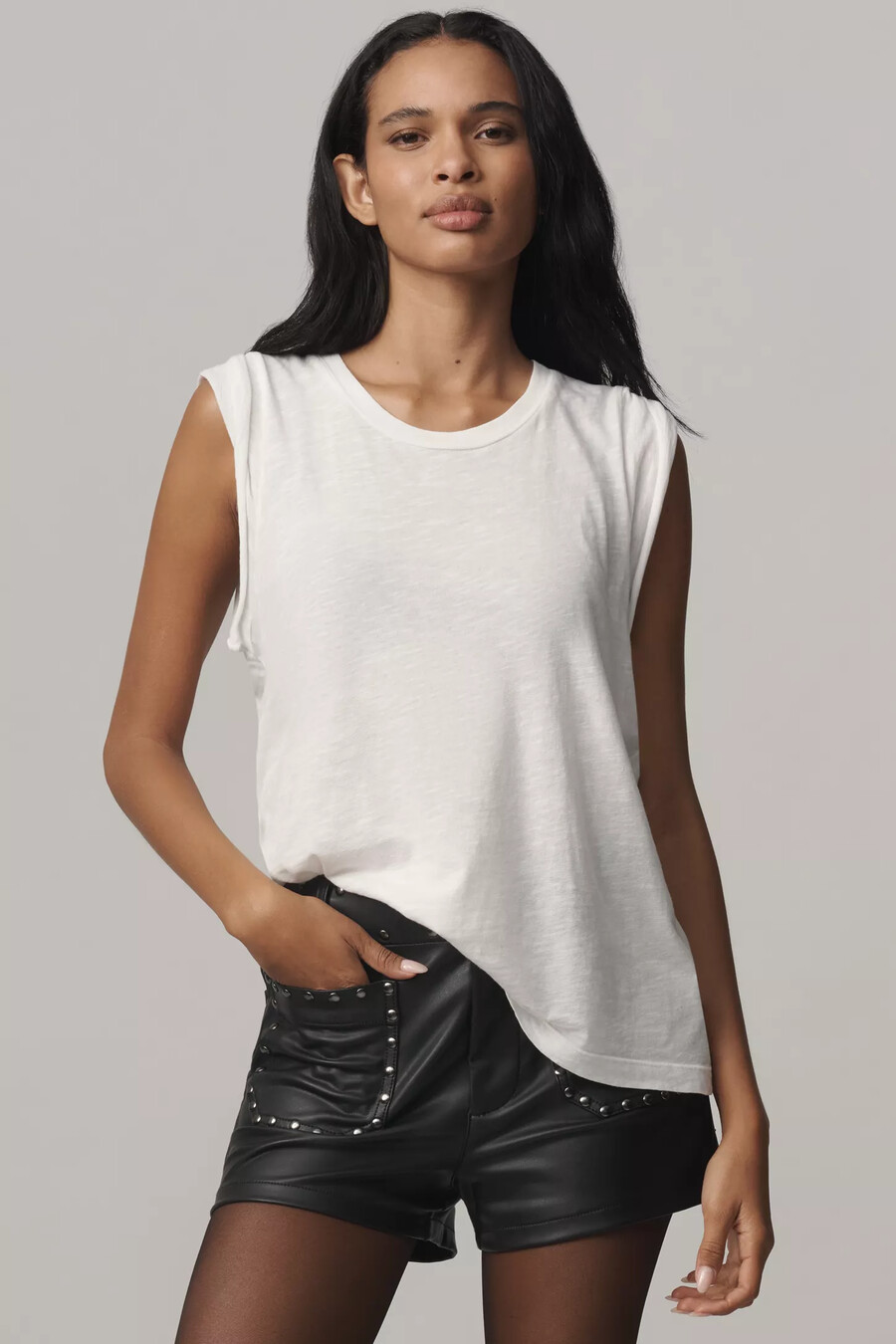 die colette-shorts aus kunstleder mit nieten