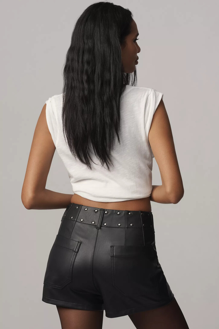 die colette-shorts aus kunstleder mit nieten