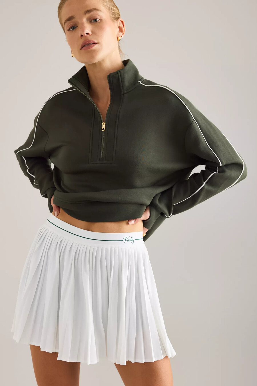 varley clemency mid-rise plissee-skort