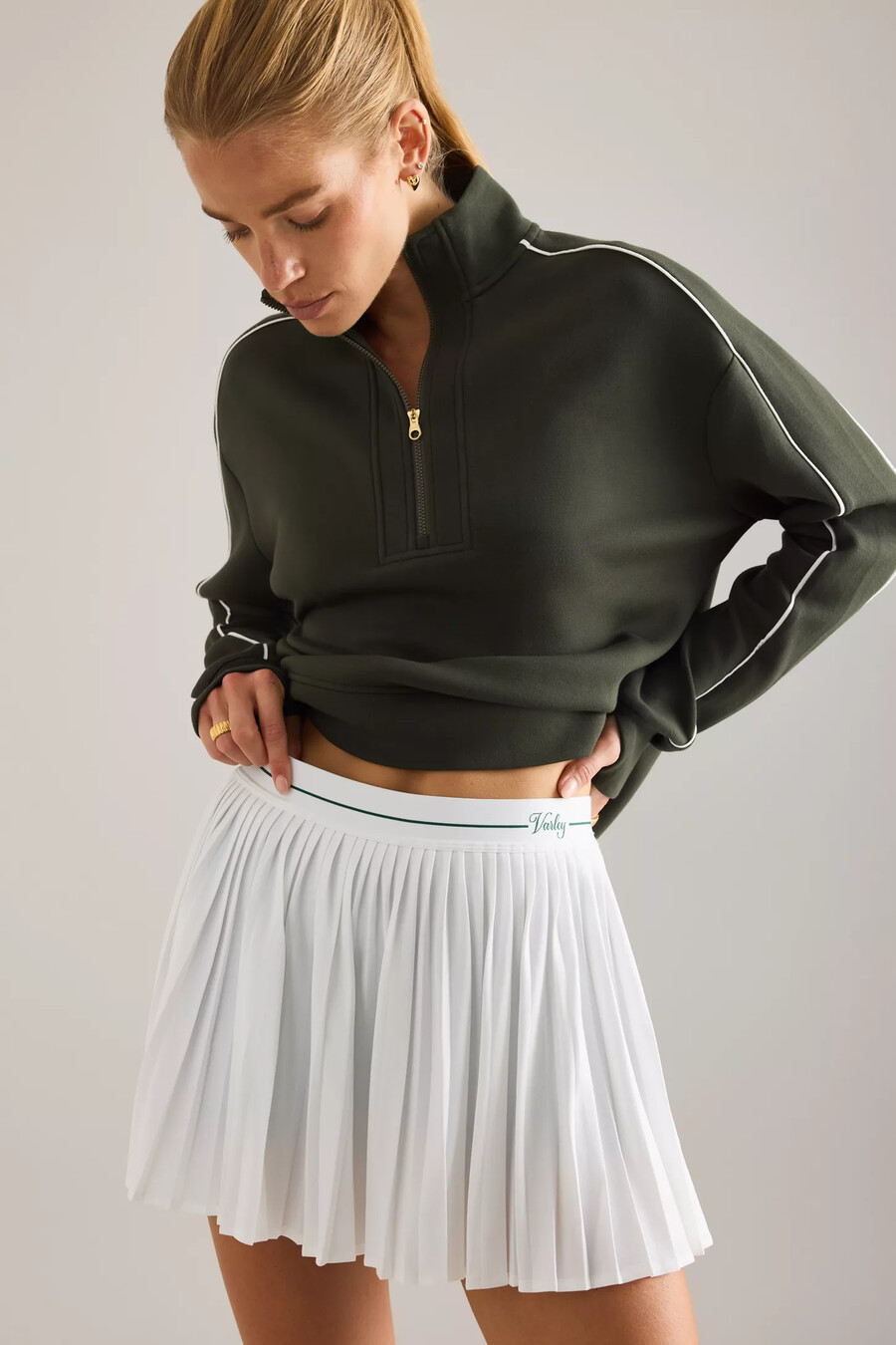 varley clemency mid-rise plissee-skort