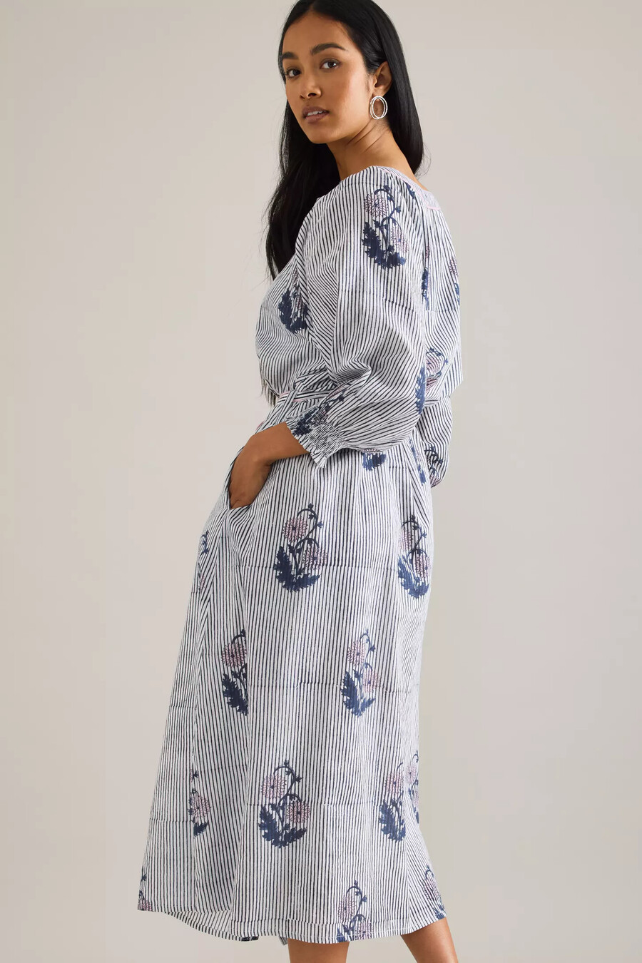 dilli grey jasmine midikleid mit gürtel und knopfleiste
