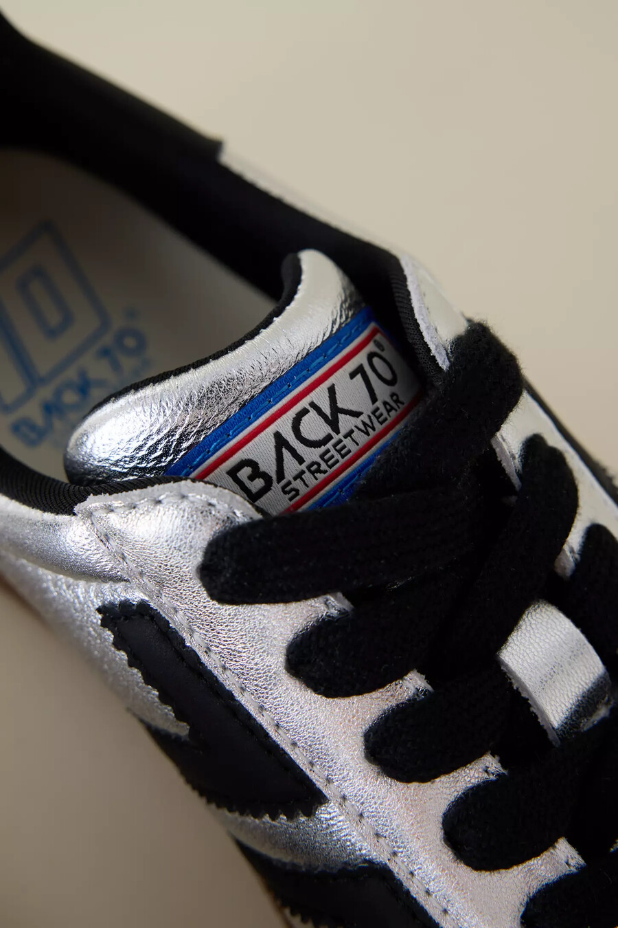 zurück zu den 70 silver cloud-sneakers