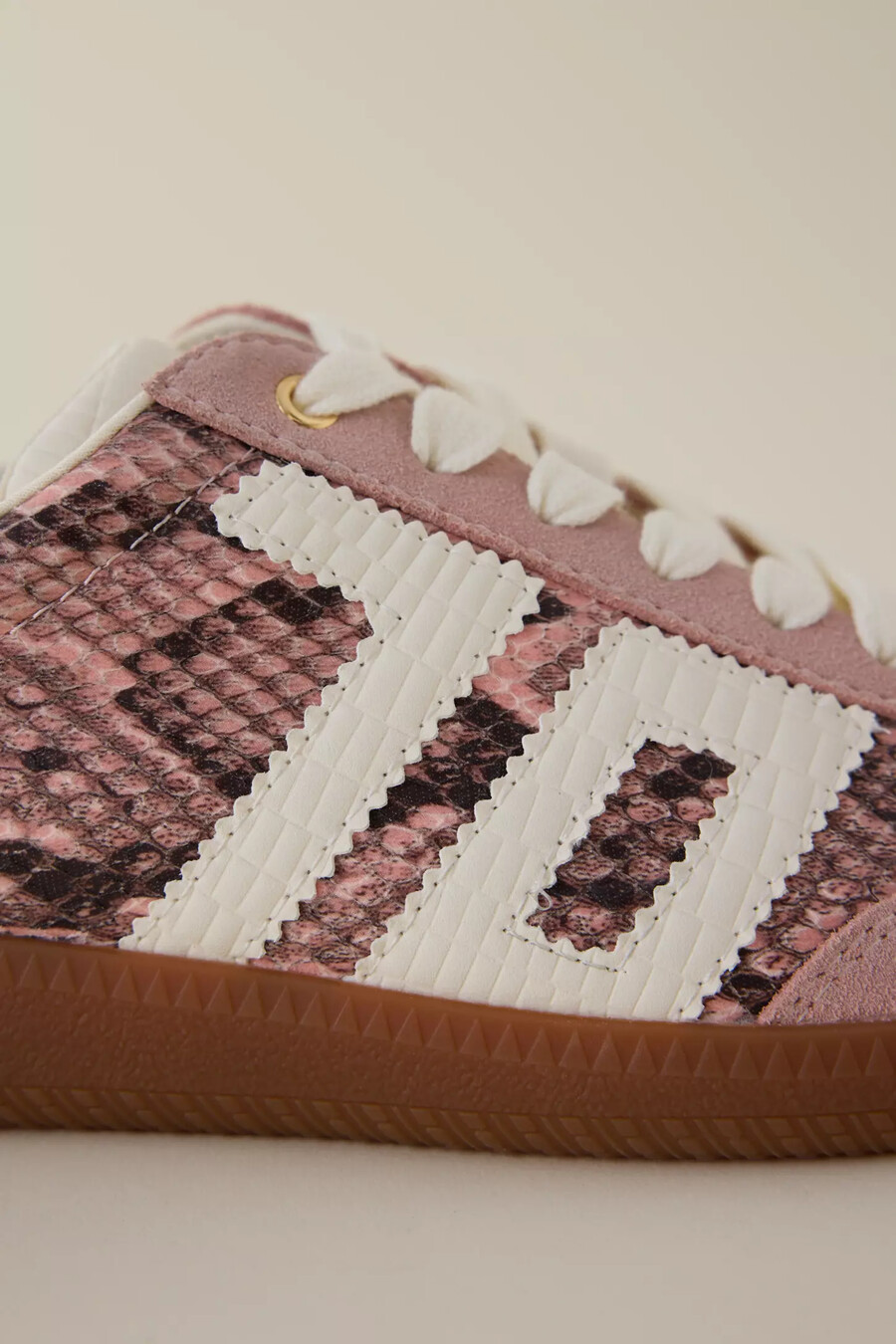 back 70 cloud snake print sneaker