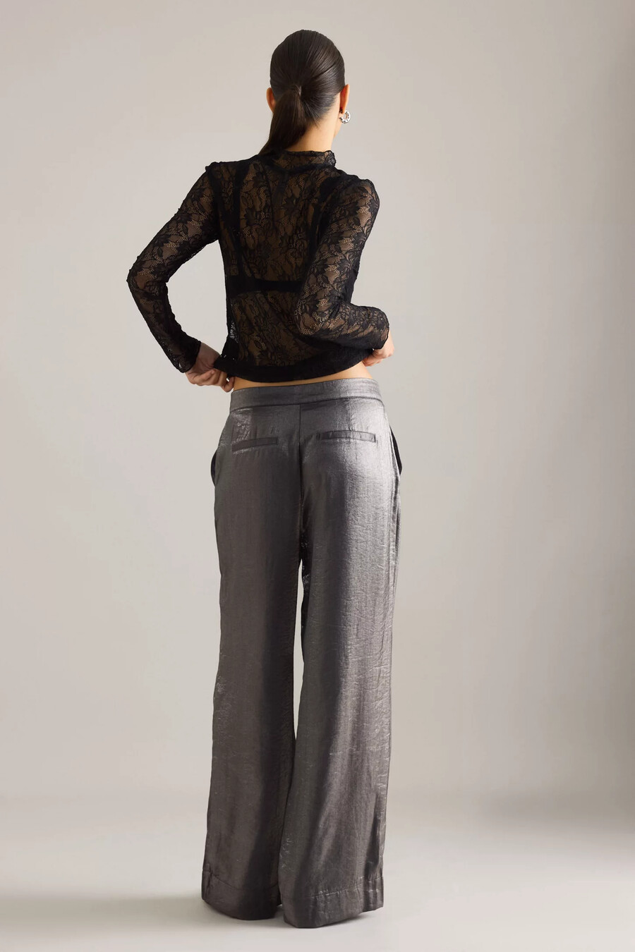 ausgewählte beschichtete margot-hose mit mittelhohem bund und weitem bein