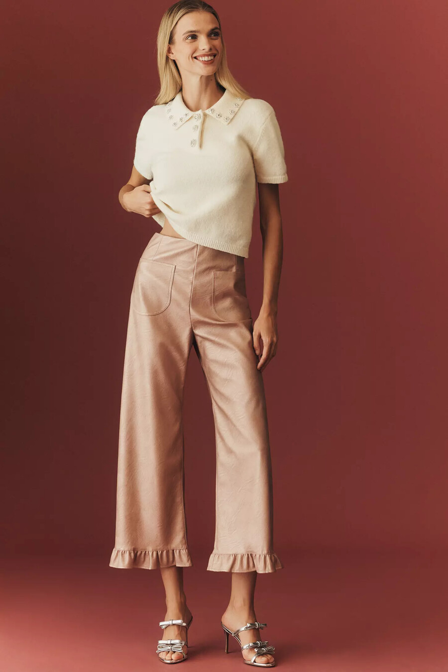 die colette crop metallic faux-leather ruffle-hem trousers von maeve