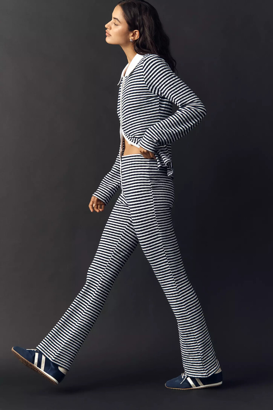 maeve strickhose mit streifen und ausgestelltem bein