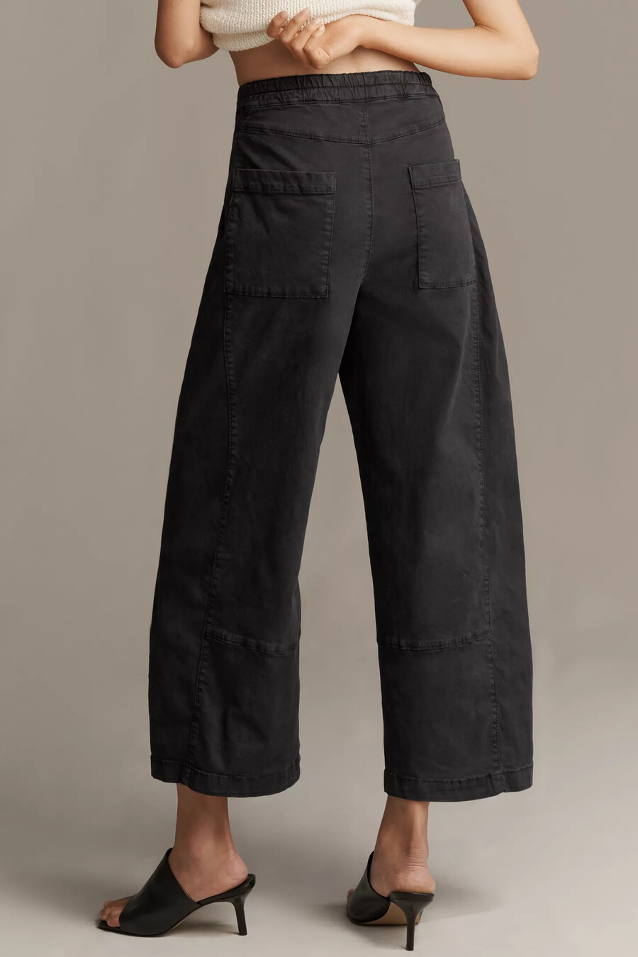 die izzie relaxed pull-on barrel trousers von pilcro twill edition