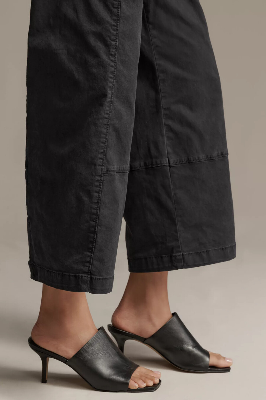 die izzie relaxed pull-on barrel trousers von pilcro twill edition