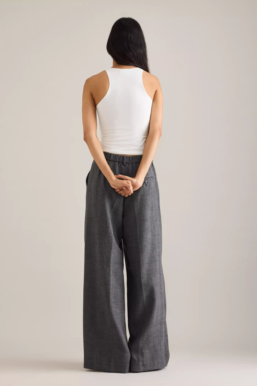 die avery houndstooth plissee-hose mit weitem bein von maeve
