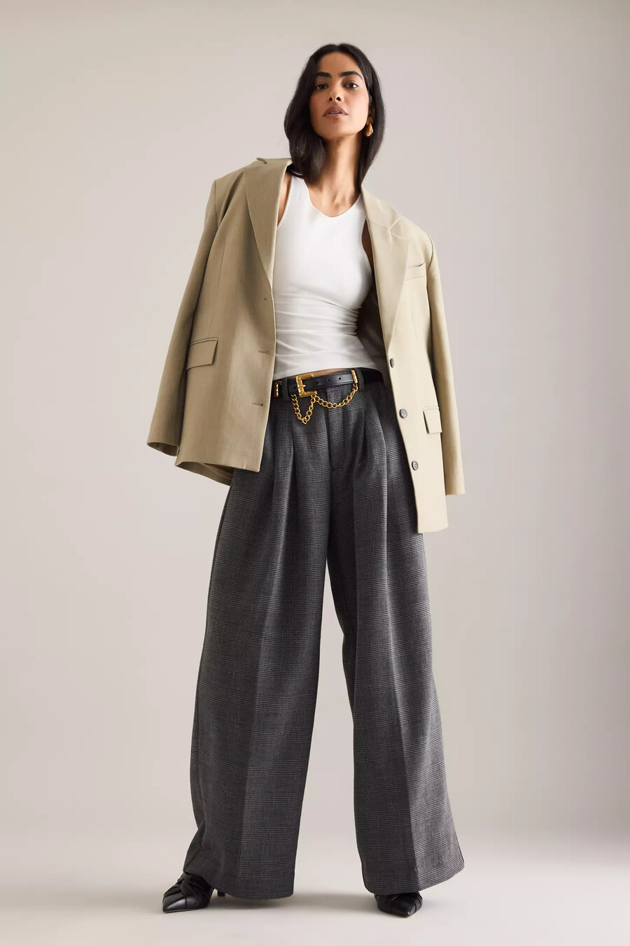 die avery houndstooth plissee-hose mit weitem bein von maeve