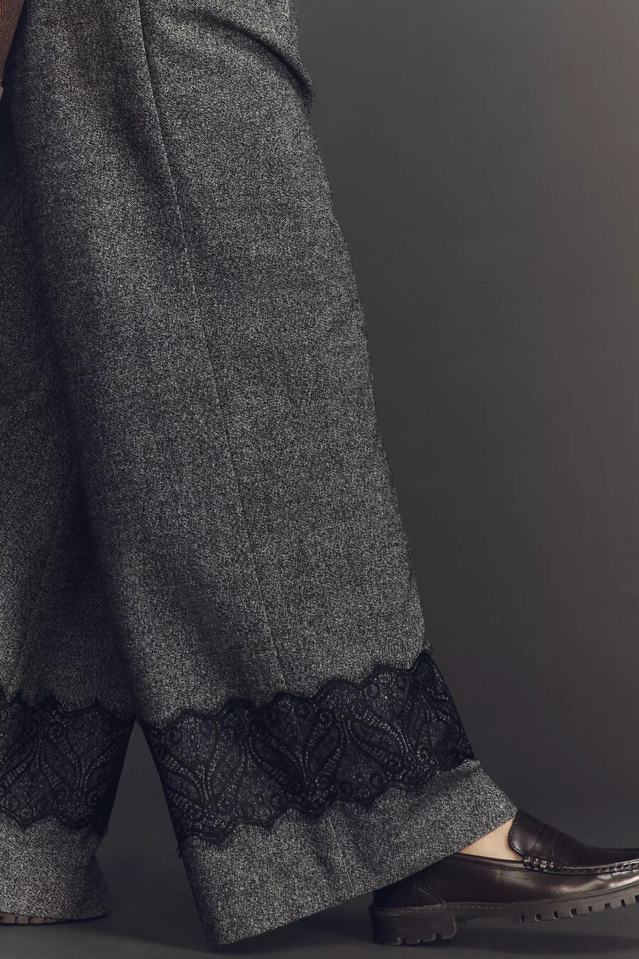 die avery plissee-hose mit weitem bein aus tweedspitze von maeve