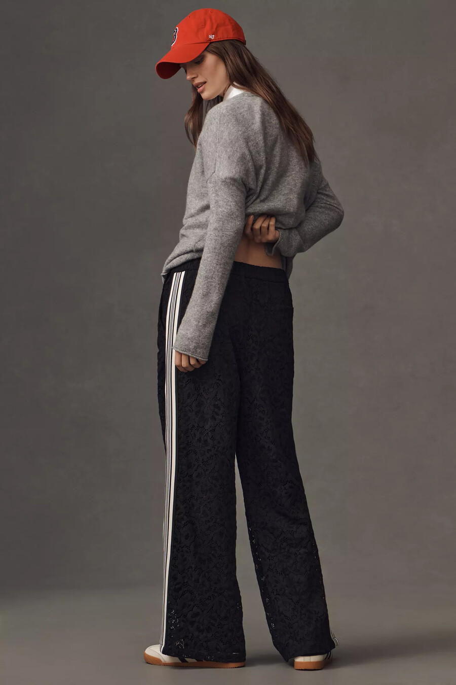 die brooklin lace pull-on track pants von maeve