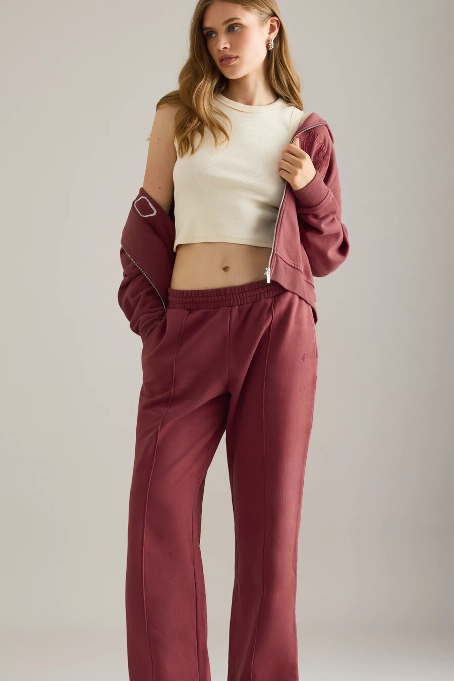 4th reckless fergie jogginghose mit weitem bein und abnähern