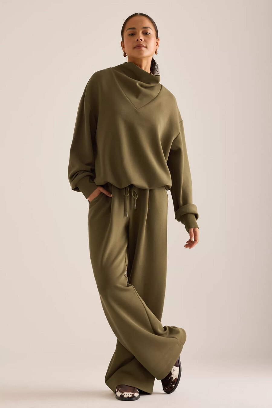 varley extra wide-leg 29.5 hose