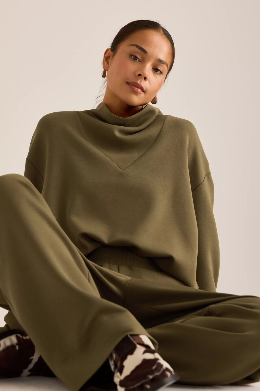 varley extra wide-leg 29.5 hose