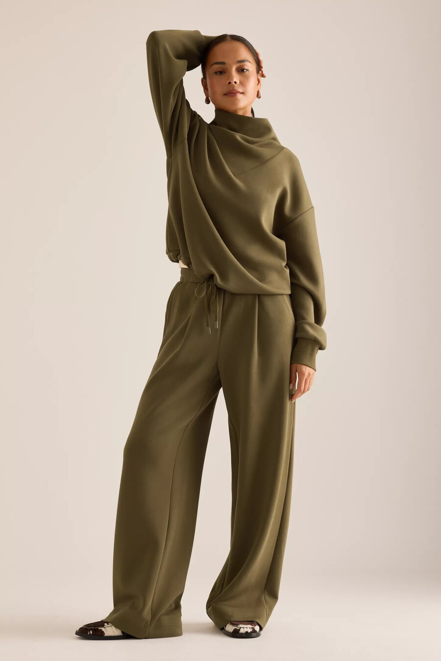 varley extra wide-leg 29.5 hose